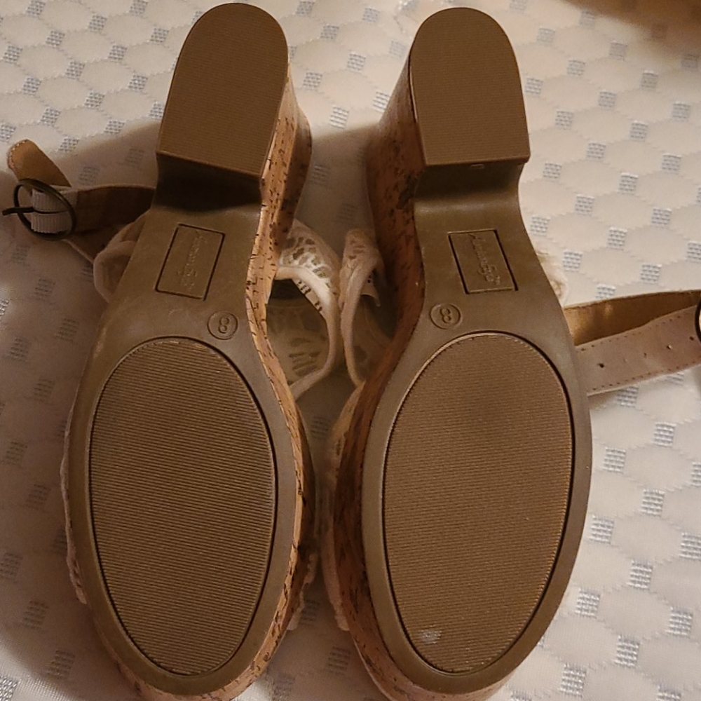 Shoes - Picture 3 of 4